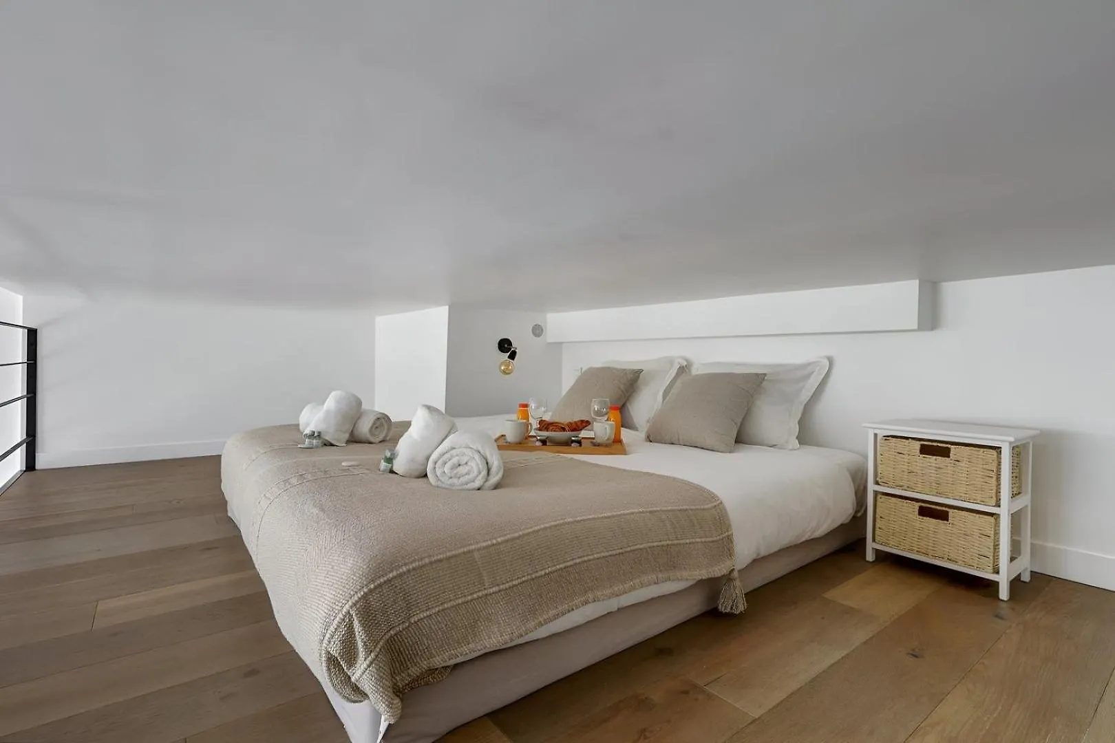 Bluestay 245 -Duplex Sur Les Champs-Elysees+Balcon Paris